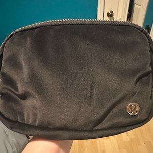 Velour Lululemon Everywhere Belt Bag black